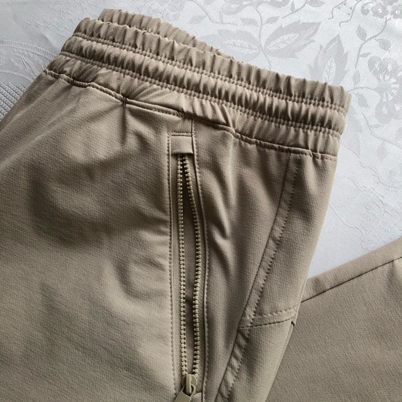 Old Navy Tan/Khaki Joggers Stretch-tech Sweatpants Women’s Size M Quick Dry - Picture 16 of 16